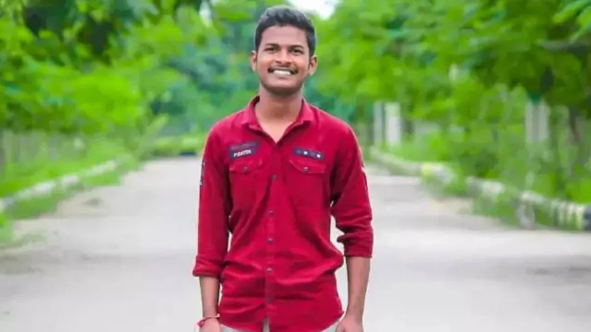 Hyderabad student missing after boat fire during Republic Day event - News Karnataka