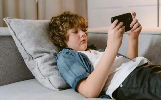 Impact of Technology on Adolescents: A Double-Edged Sword - News Karnataka