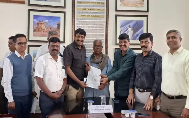 "Memorandum Alleges Bias Against Kannadigas in Central Defense Job Recruitments" - News Karnataka