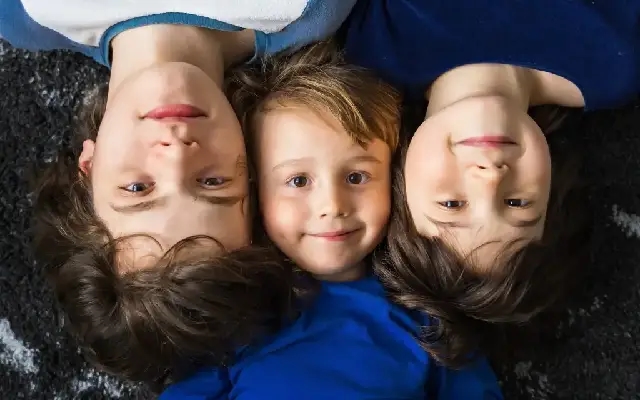 Middle Child Might Be ‘Better' Than Stereotypes Suggest, Study Finds - News Karnataka
