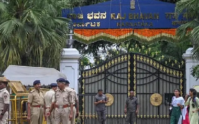 Raj Bhavan Opens Its Doors to the Public on Republic Day - News Karnataka