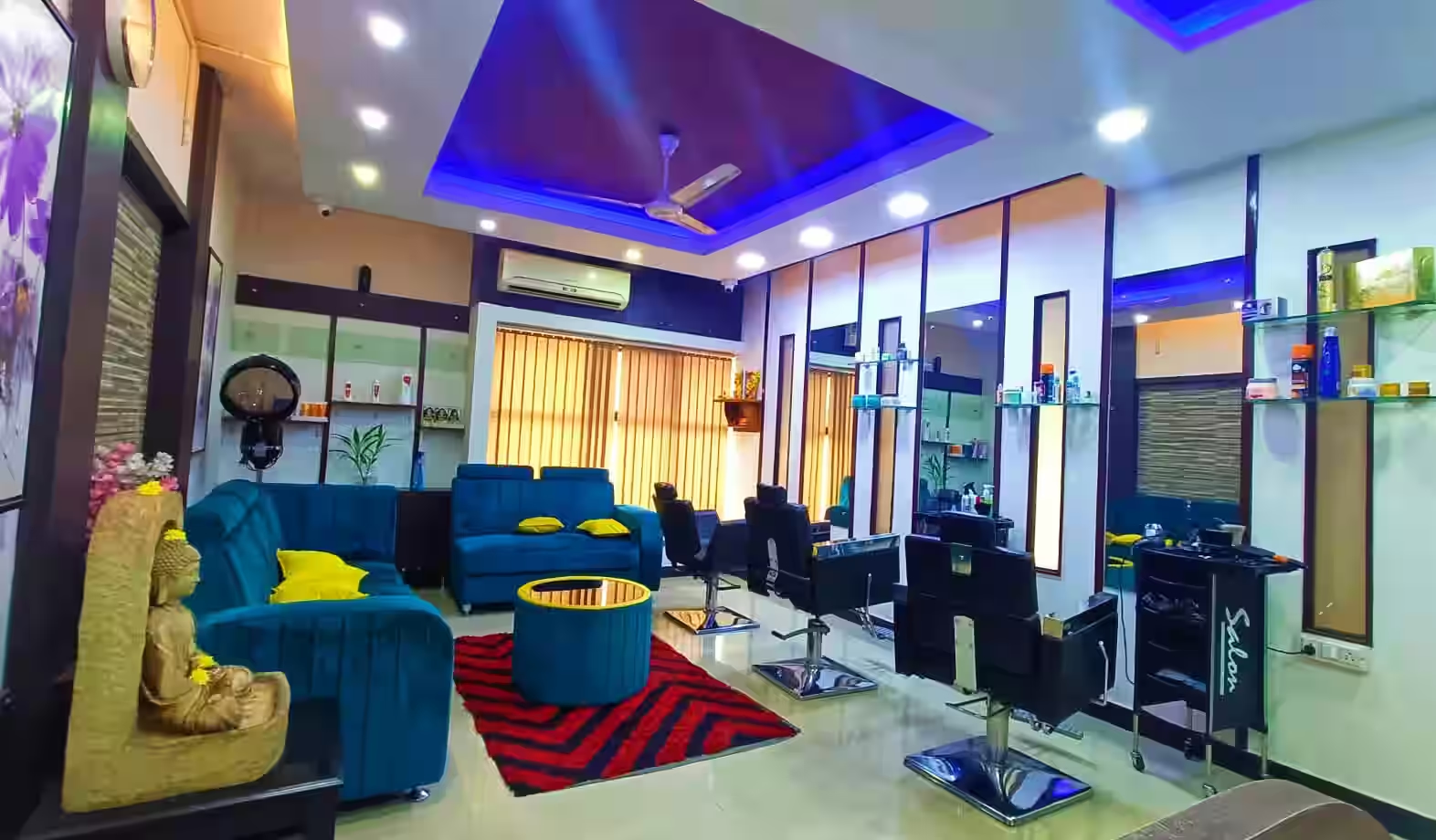 Rama Sena group raids Colors Unisex salon in Bejai, Mangalore - News Karnataka