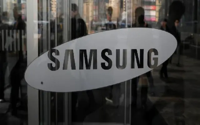 Samsung Leads Global Mobile Market as Apple Narrows Gap - News Karnataka