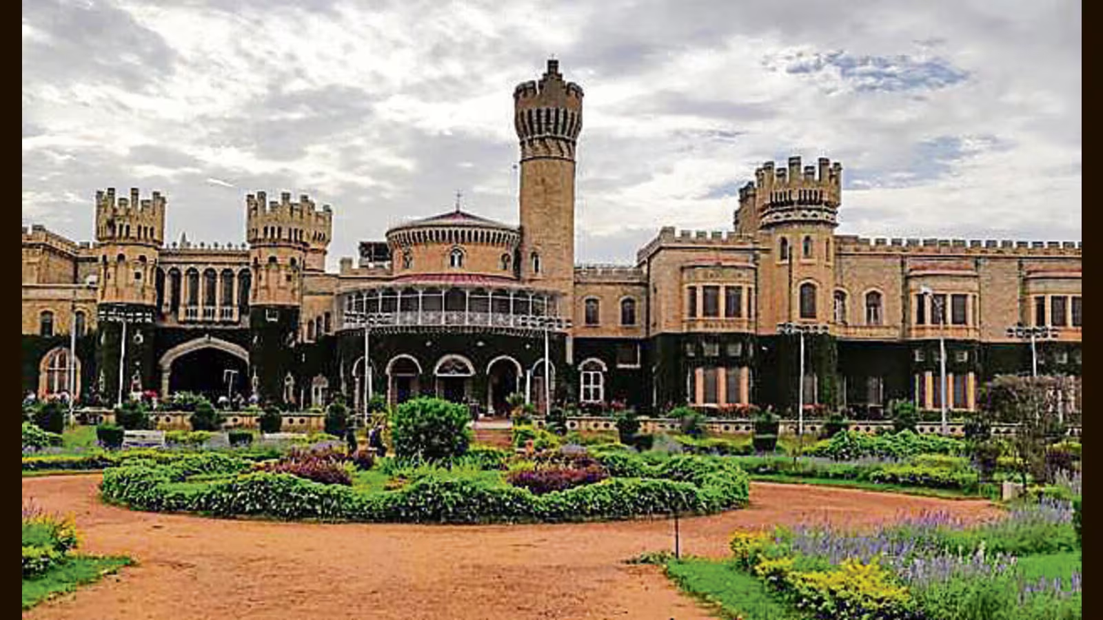 BJP Criticizes Karnataka Government's Move on Bengaluru Palace Land - News Karnataka