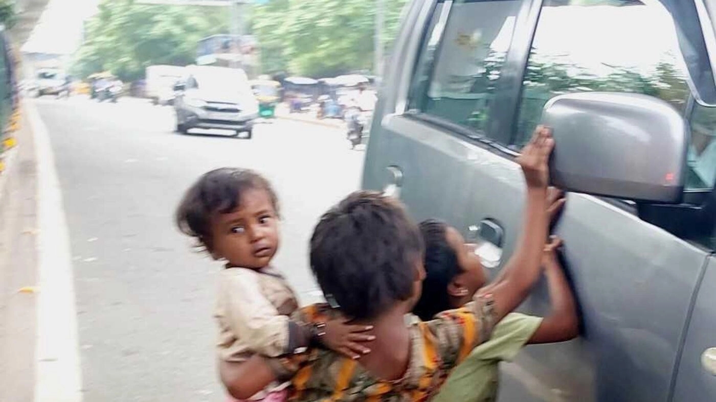 Tourist in Delhi complains about beggars on streets - News Karnataka