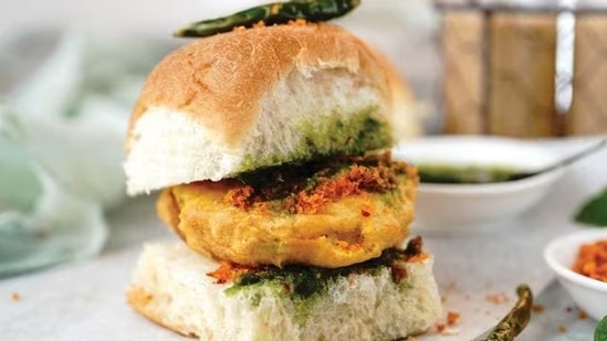 Vada pav makes its mark among the world's best sandwiches - News Karnataka