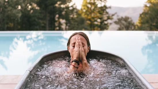 How cold water bath helps in better sleep and brain power - News Karnataka