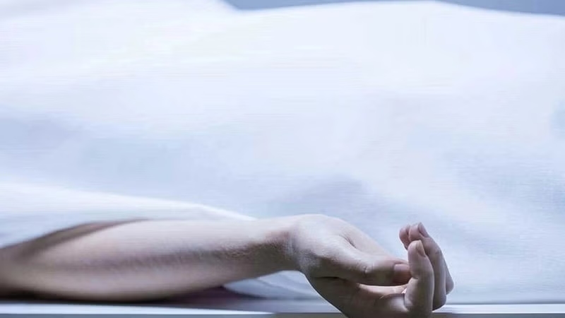 Man falls from moving train in Bangalore, dies - News Karnataka