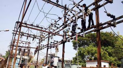 Bengaluru Bescom relocates hazardous electric poles - News Karnataka