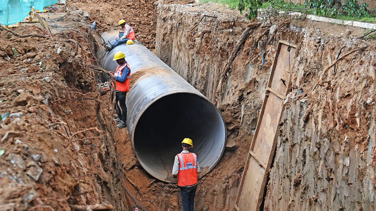 Bengaluru residents demand action on sewage pipeline issues - News Karnataka