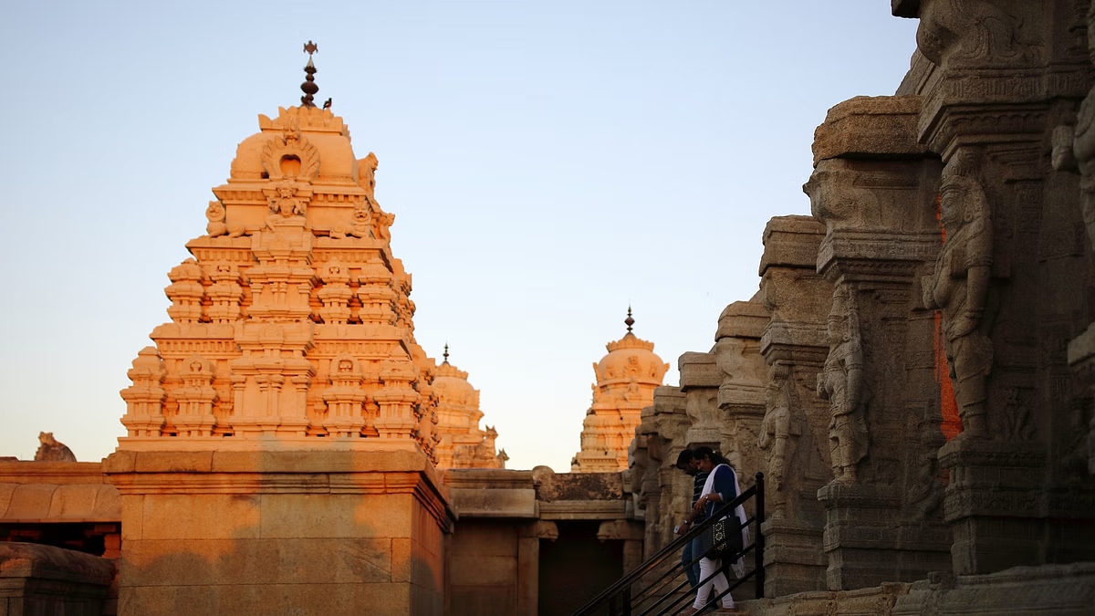 Uttar Pradesh’s Mohammad Ali: A Symbol of Unity Through Devotion to Hindu Temple - News Karnataka