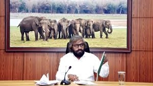 Minister Eshwar Khandre Addresses Human-Wildlife Conflict and Environmental Issues - News Karnataka