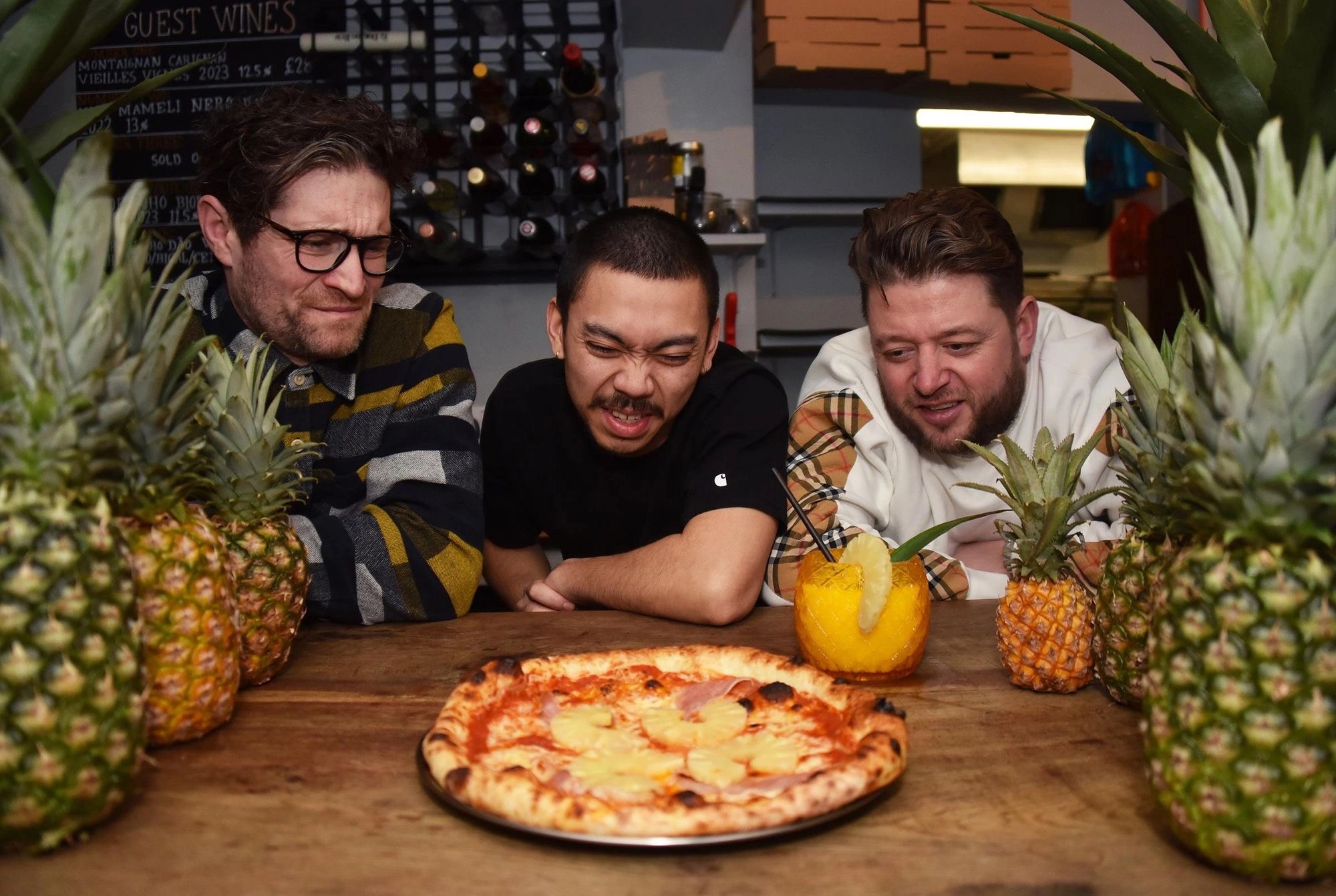 Norwich restaurant charges £100 (Rs 10,000) for adding pineapple topping on pizza - News Karnataka