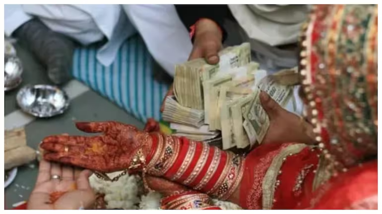 Groom in Rajasthan Sets Powerful Example by Returning Dowry Cash of Rs 5.5 Lakh - News Karnataka