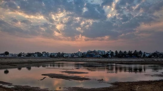 21-year-old's dead body found in Bangalore lake - News Karnataka