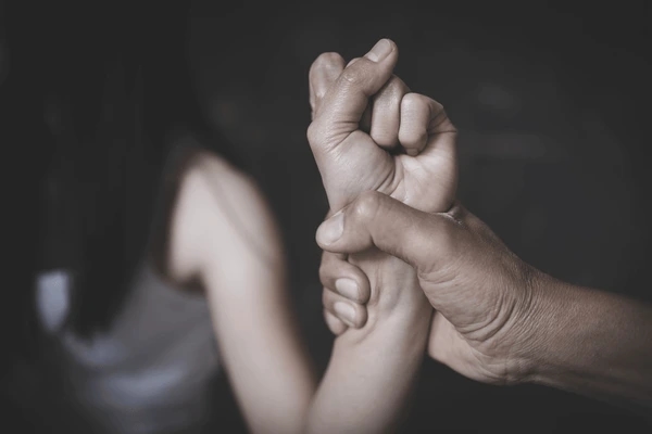 31-year-old wife accuses husband of trying to murder her - News Karnataka