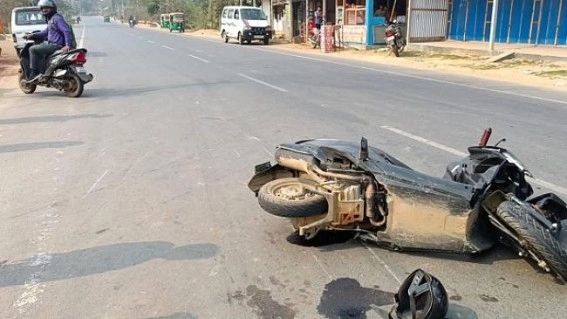 Motorcycle collides with scooter at night, kills rider - News Karnataka