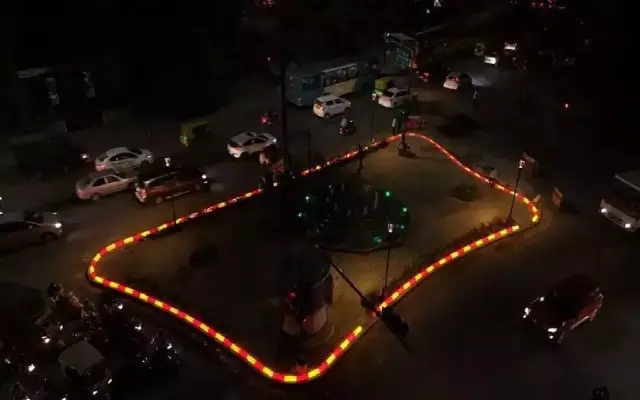 Bengaluru Installs LED Kerb Stones for Enhanced Road Safety Ahead of Key Events - News Karnataka