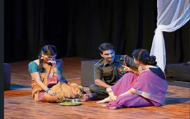 Bengaluru Theatre Goes Multilingual: Hindi Plays Find a Fresh Audience - News Karnataka
