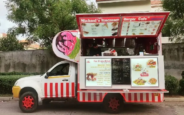 Bengaluru’s Food Truck Dilemma: Legalization & Resident Concerns - News Karnataka