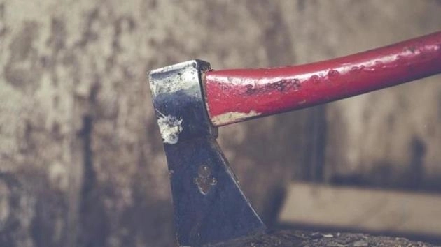 Woman hacked to death due to family disputes in Belagavi - News Karnataka