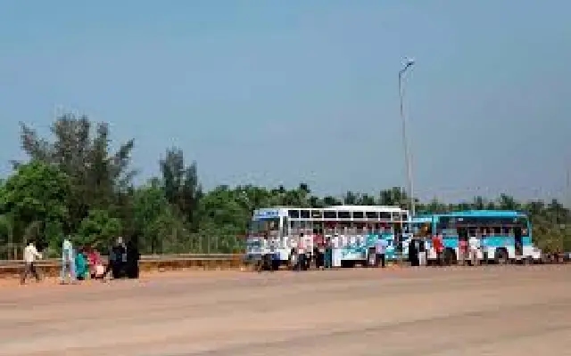 Bus Owners Protest Illegal FASTag Deductions at Toll Plazas - News Karnataka