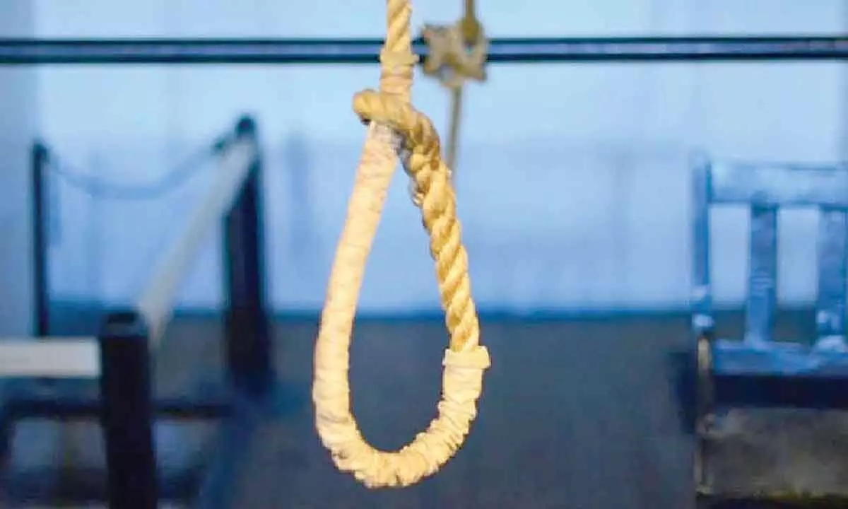Student unable to afford exam fees hangs himself - News Karnataka