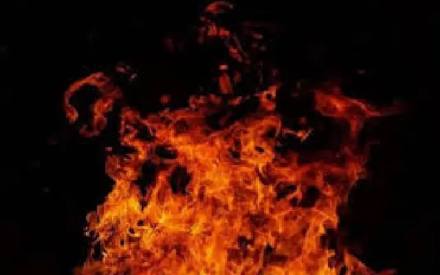Fire Erupts at Surathkal Garment Store, Extensive Damage Caused - News Karnataka