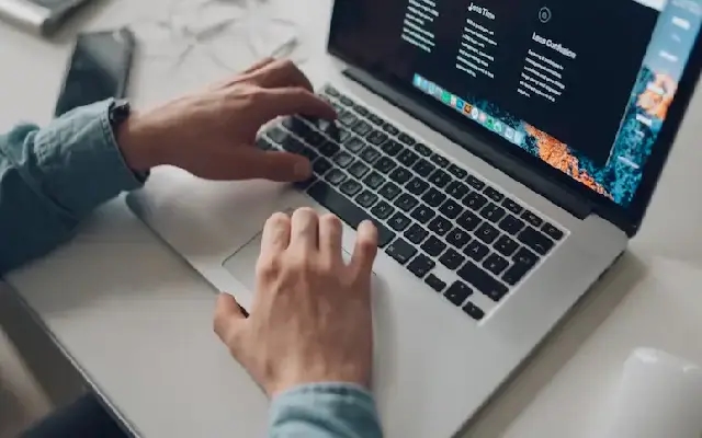 From Bengaluru to London: Arnav Gupta’s Viral Take on Tech Jobs - News Karnataka