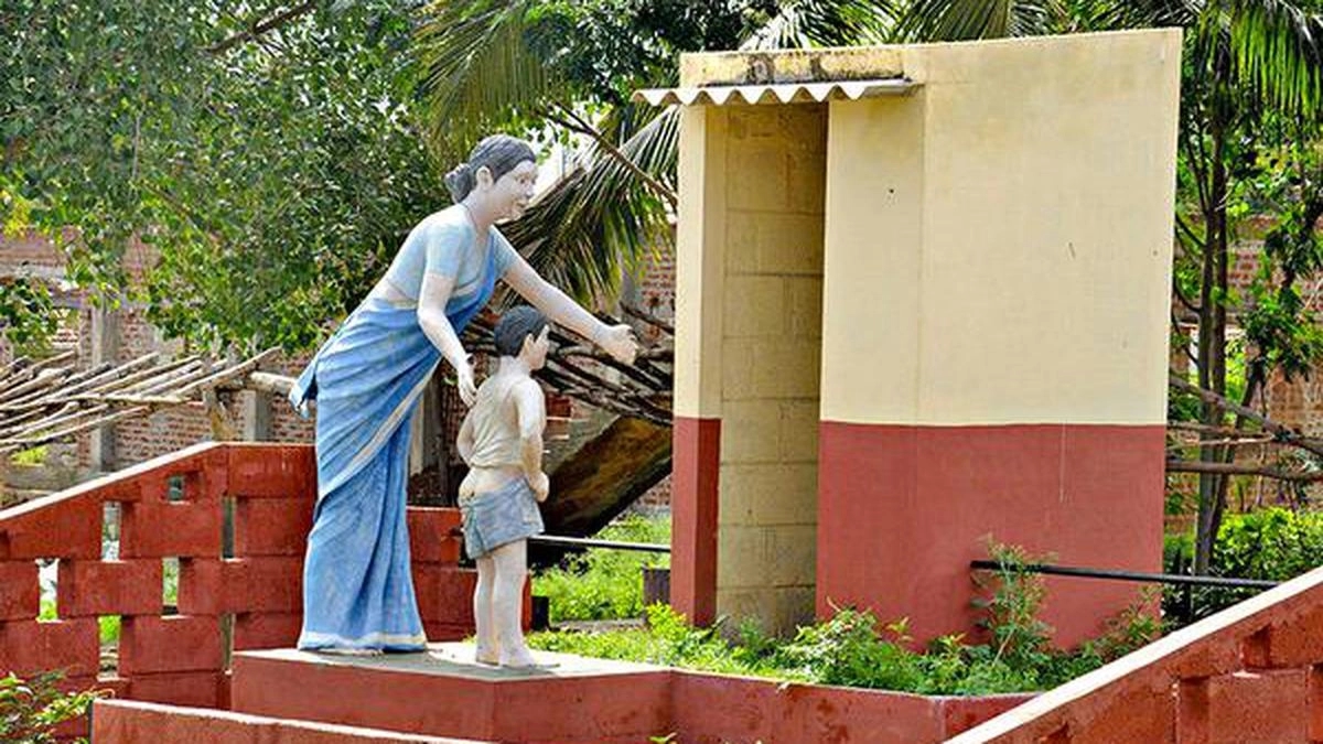 Lack of funds lead to extremely dirty toilets in government colleges - News Karnataka