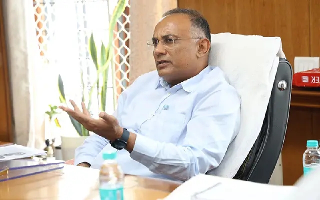 Bengaluru Must Act Now: Health Minister Pushes for EV Expansion - News Karnataka