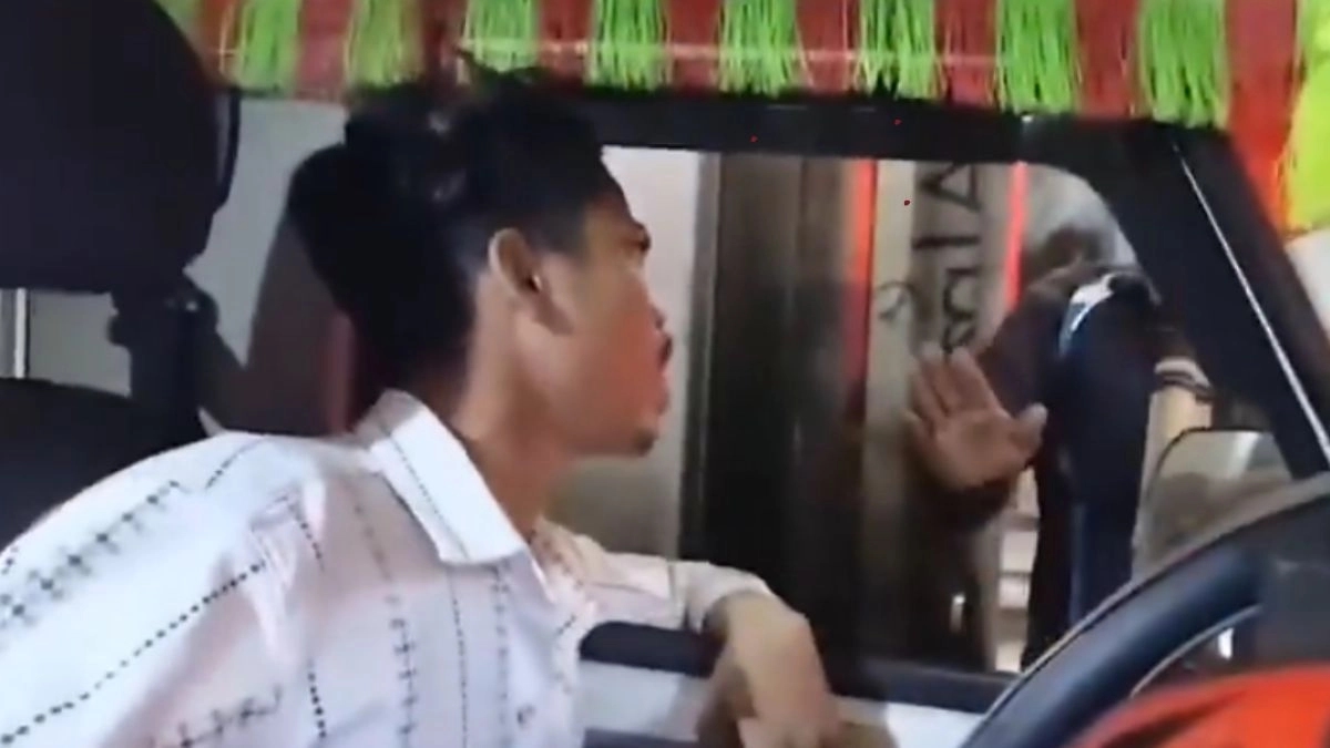 Heated argument between truck driver and policeman goes viral - News Karnataka