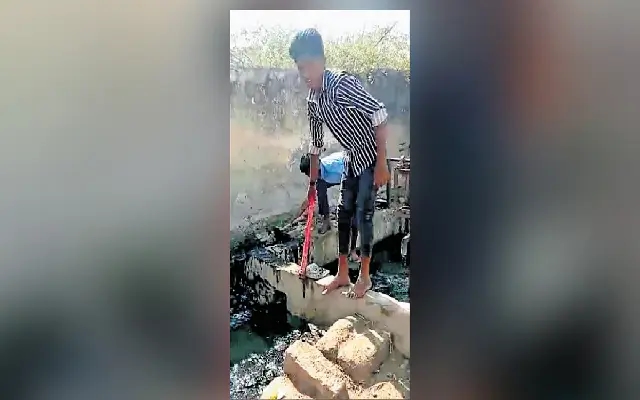 Students Forced to Clean School Drain in Yadgir, Probe Ordered - News Karnataka