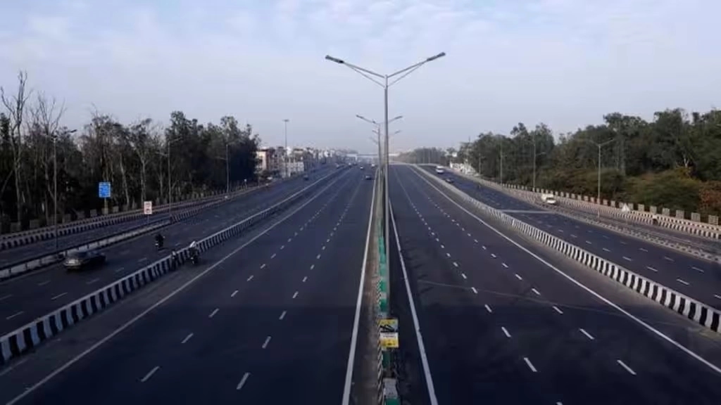 Another accident on NH-66 claims one life, leaves another critical - News Karnataka