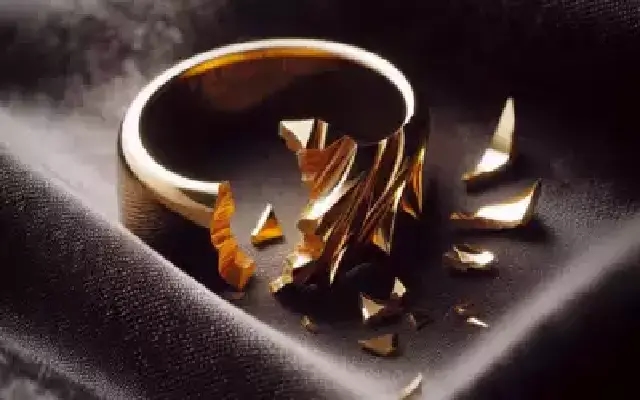 Chinese Woman Accidentally Eats Engagement Ring Hidden in Cake, Sparks Laughter - News Karnataka
