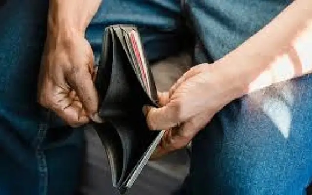 Man Earning Rs 82,000 a Month Seeks Second Job Due to Home Loan - News Karnataka