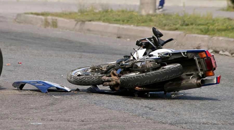 Ambulance hits biker while rushing injured rider, three more hurt in Kolkata mishaps - News Karnataka