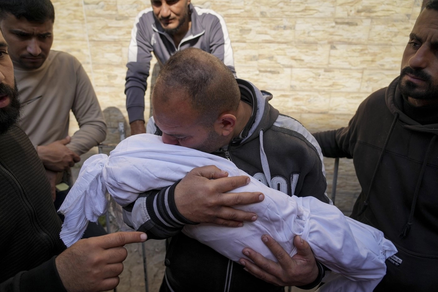 Gaza hospitals overwhelmed as Israeli airstrikes claim hundreds - News Karnataka