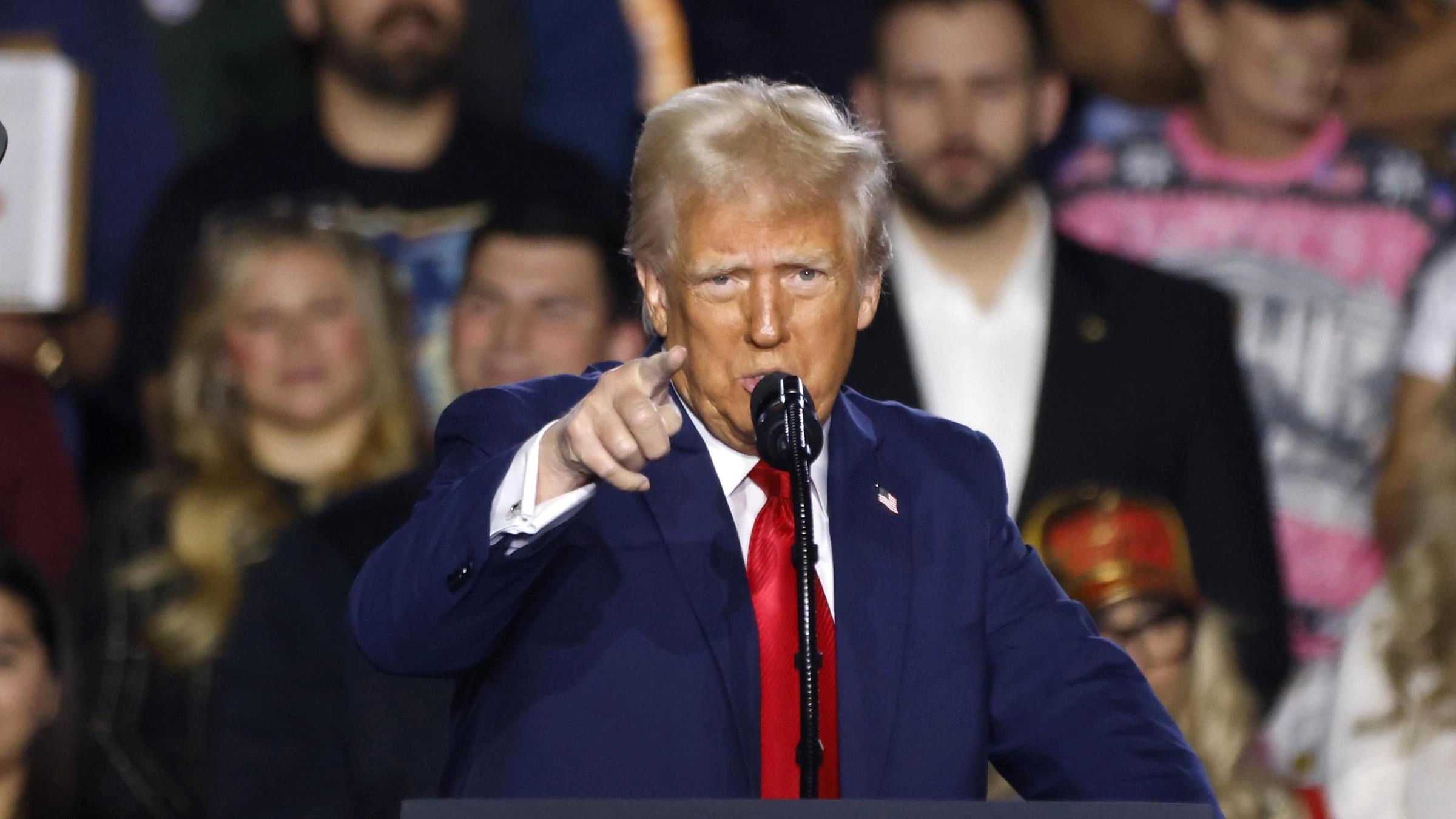 Trump takes action against protesters on Columbia university campus - News Karnataka