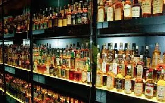 Crackdown on duty-free liquor boosts CL-5 licence issuance in Dakshina Kannada - News Karnataka