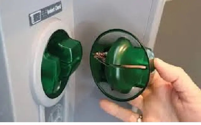Credit Card Skimming Scam Exposed at Petrol Pumps: Here's How to Protect Yourself - News Karnataka