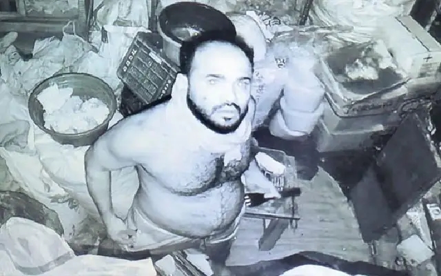 Daring Burglary at Naringana Shop Caught on CCTV - News Karnataka