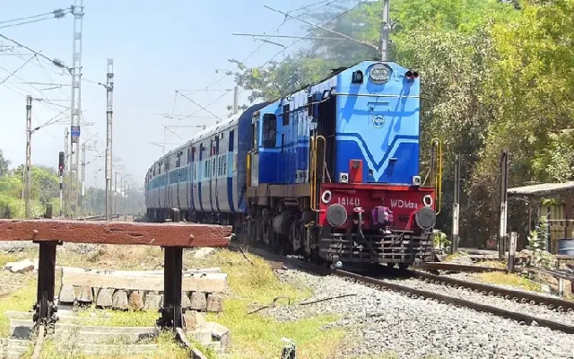 Mangaluru: Passenger Rescued 10 Hours After Falling from Train - News Karnataka