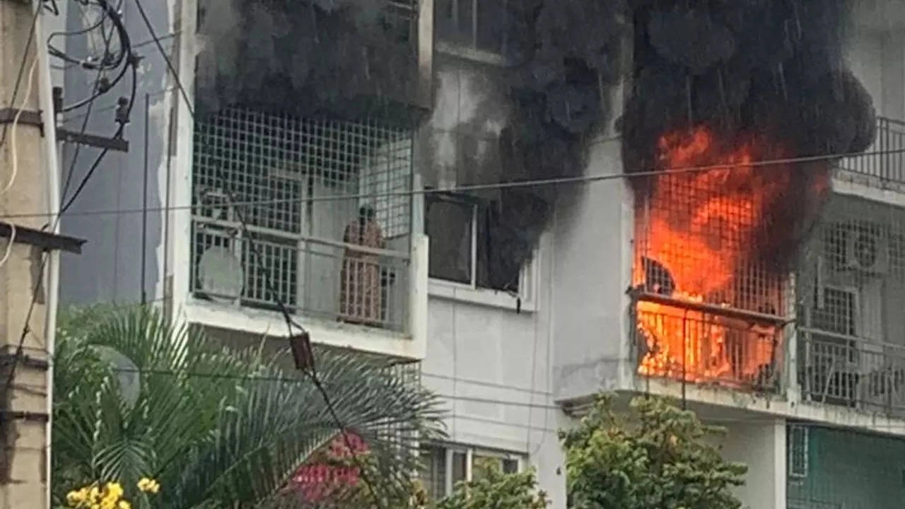 Gas leak triggers powerful blast in Bengaluru apartment - News Karnataka