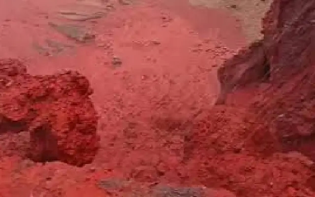Iran’s Enigmatic Red Beach: A Rain-Induced Blood-Red Shoreline - News Karnataka