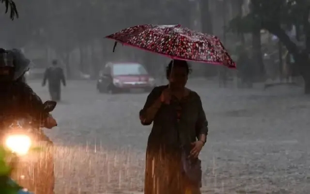 Karnataka Braces for Heavy Rainfall: IMD Issues Yellow Alert for Multiple Districts - News Karnataka