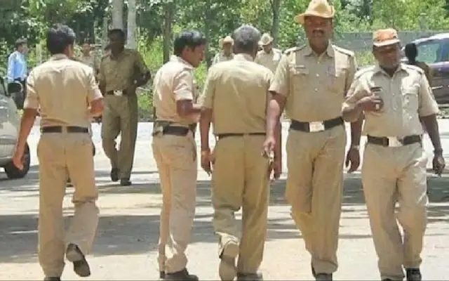 Karnataka Police Officer Accuses Senior Colleague of Planting Confidential Documents - News Karnataka