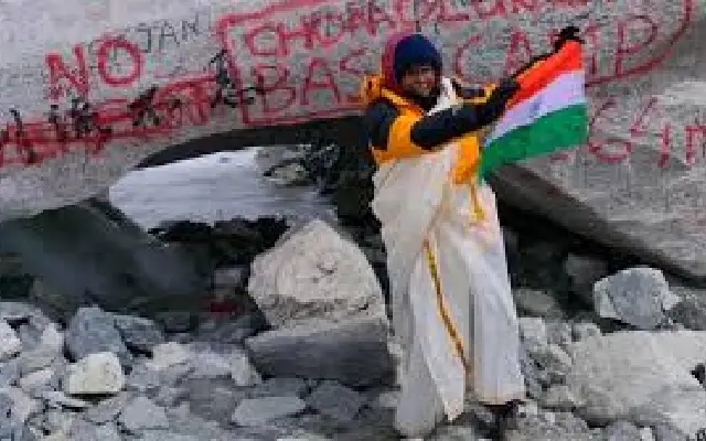 Kerala tailor defies age and expectations, treks solo to Everest Base Camp - News Karnataka