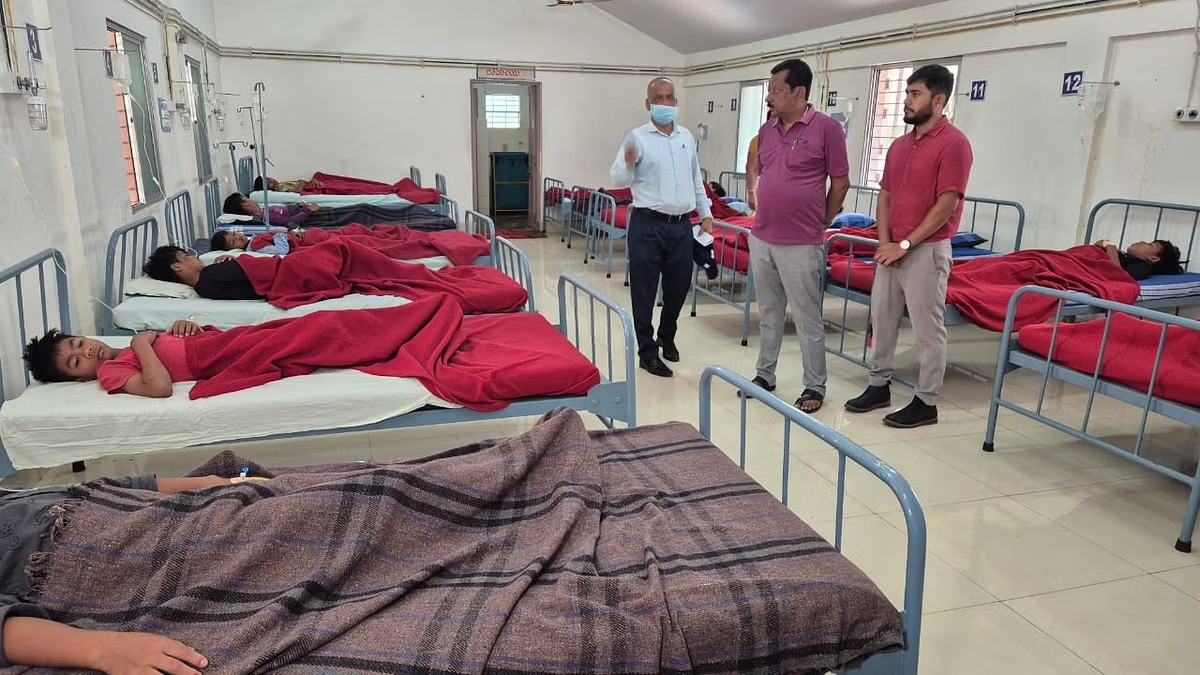 Over 120 fall sick in Mandya hotel food poisoning, one dead, hotel face action - News Karnataka