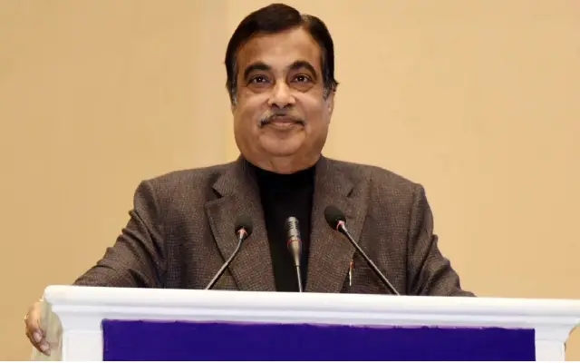 Nitin Gadkari Stresses Education for Muslim Community, Criticizes Caste Politics - News Karnataka